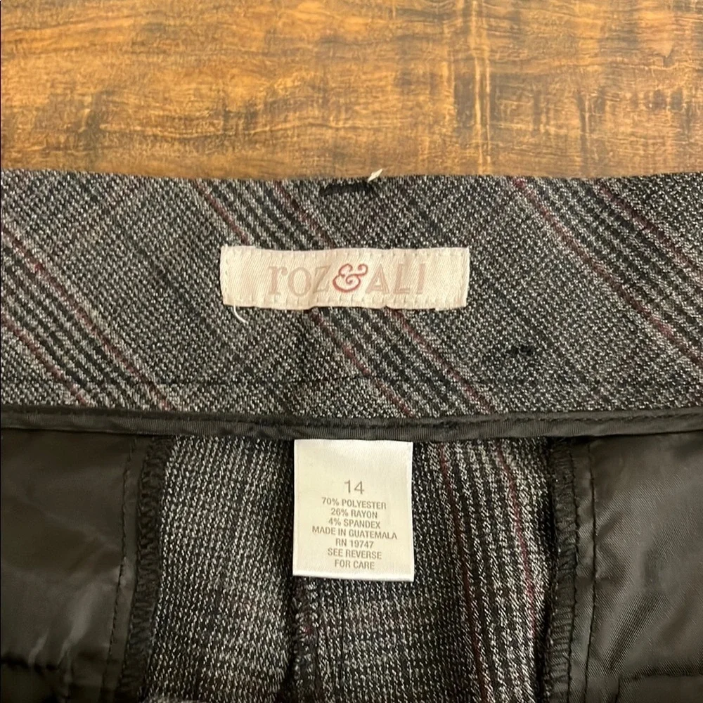 Women’s Roz & Ali Chic Gray Pinstripe Trousers, Sz. 14